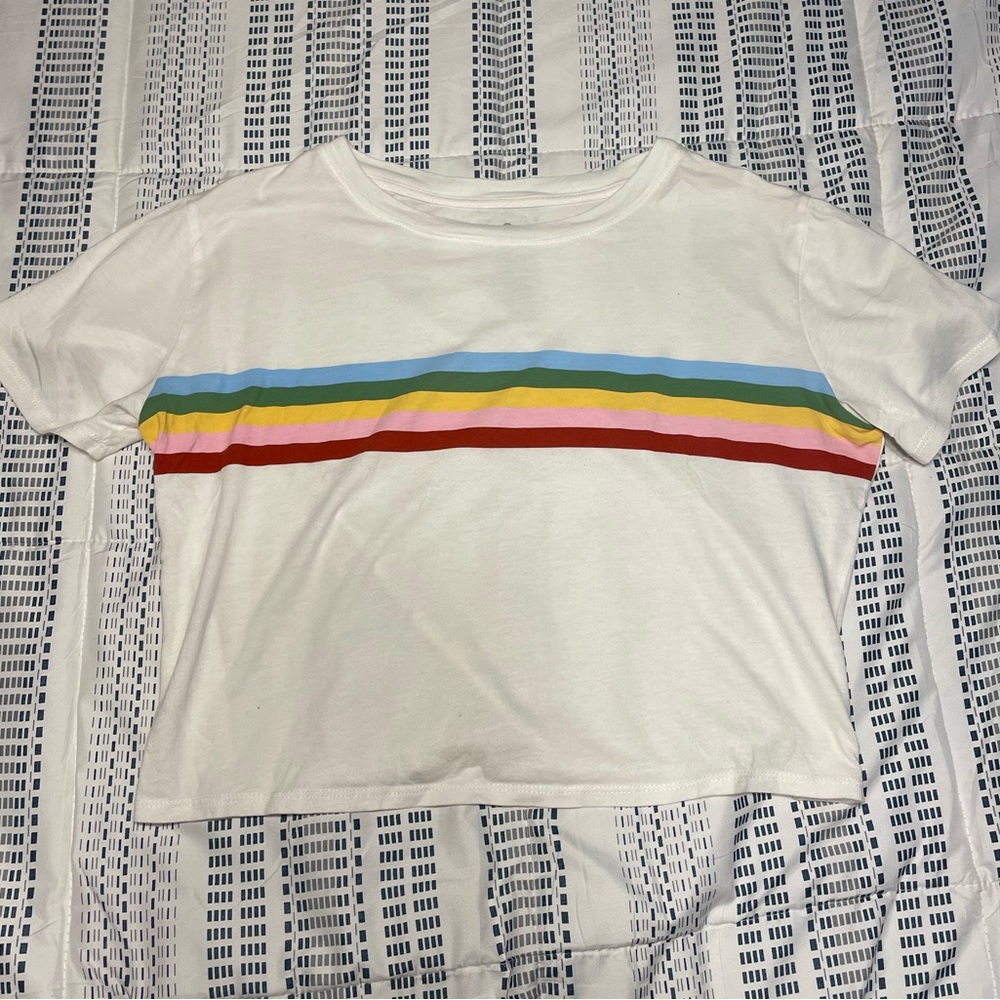 So cropped Tee with Rainbow Stripes